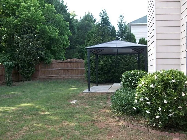 7098 Cavender Dr SW — Photo 31