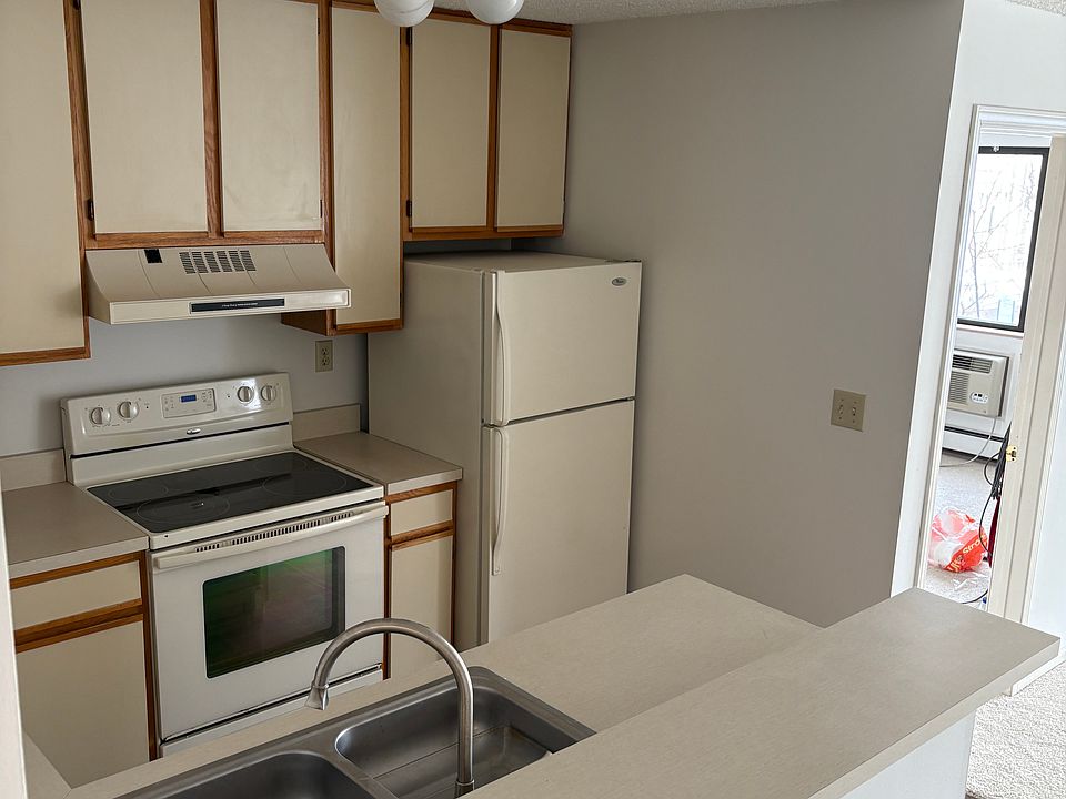 1st image of 250 Selby Ave APT 32