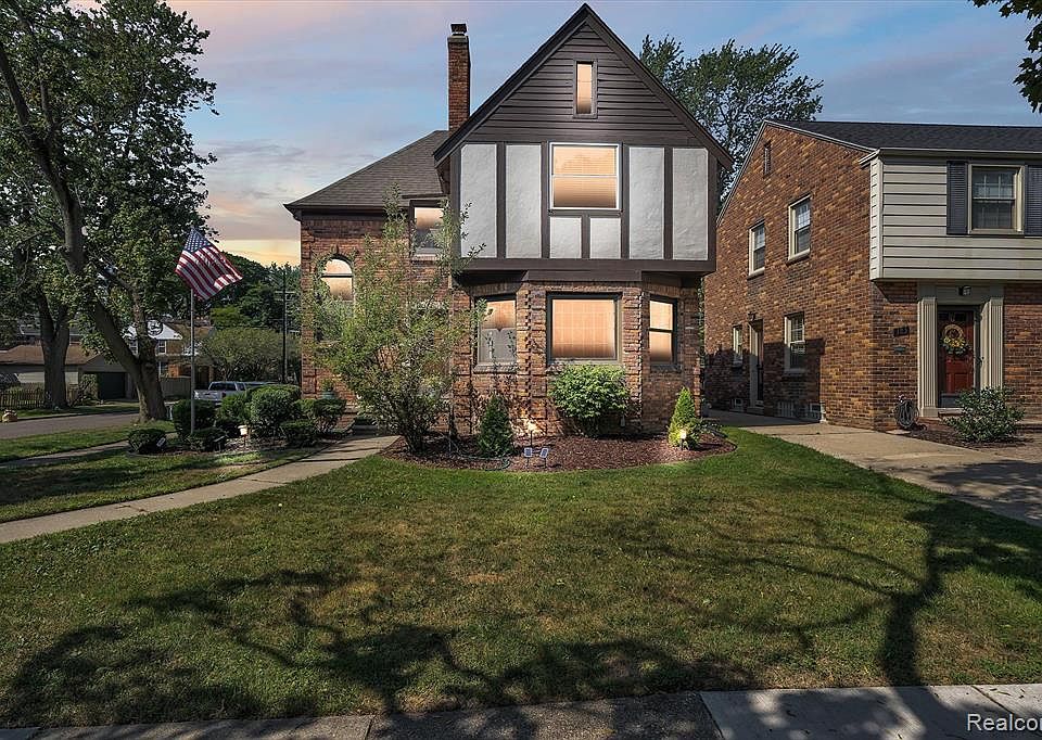 381 Moran Rd, Grosse Pointe Farms, MI 48236 Zillow