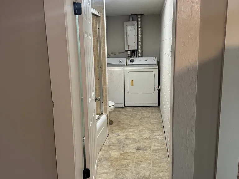 1210 Vermont Ave #1 — Photo 6