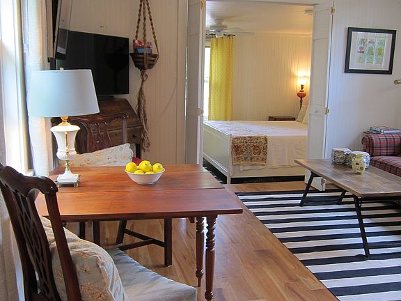 Fully furnished light-filled space