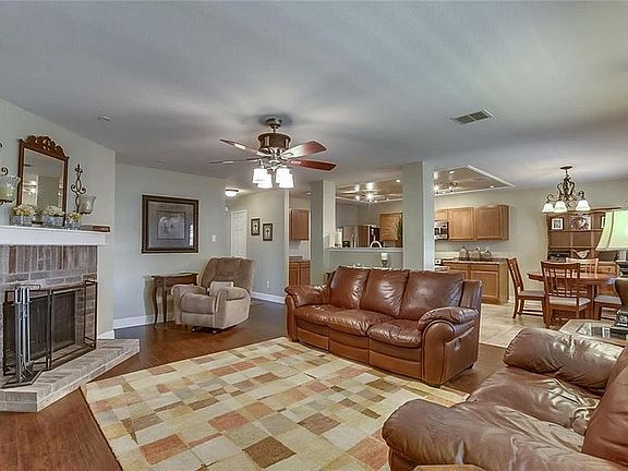 4th image of 1417 Lauren Dr