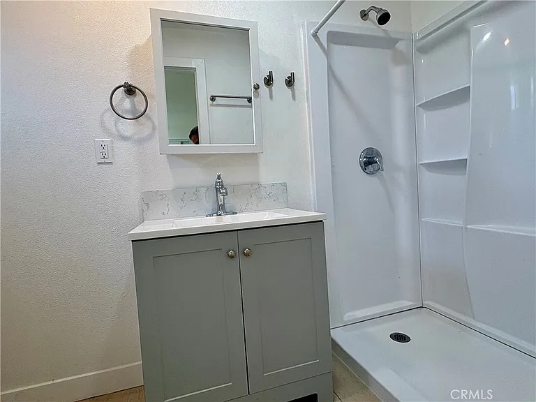 296 N Allen St — Photo 21