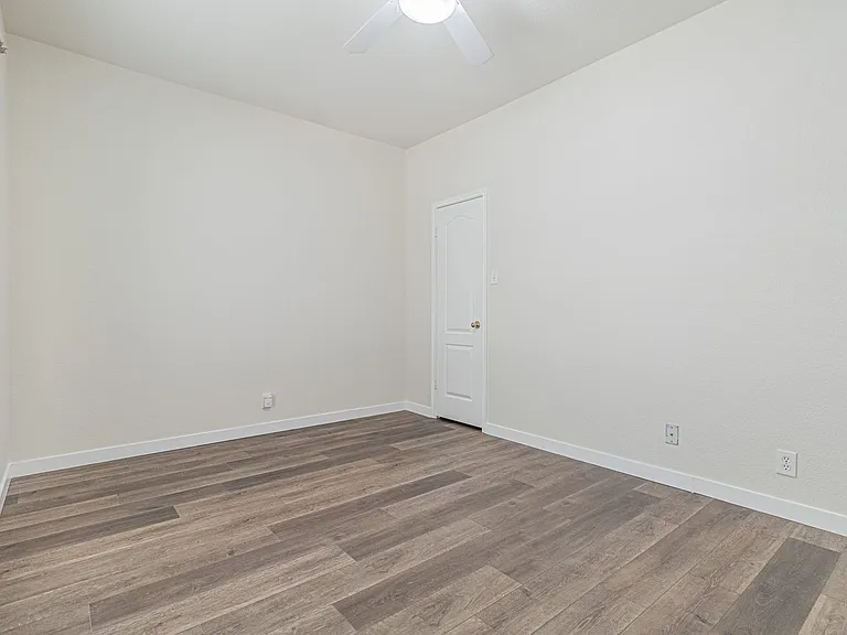 213 Tapwood Ln — Photo 39