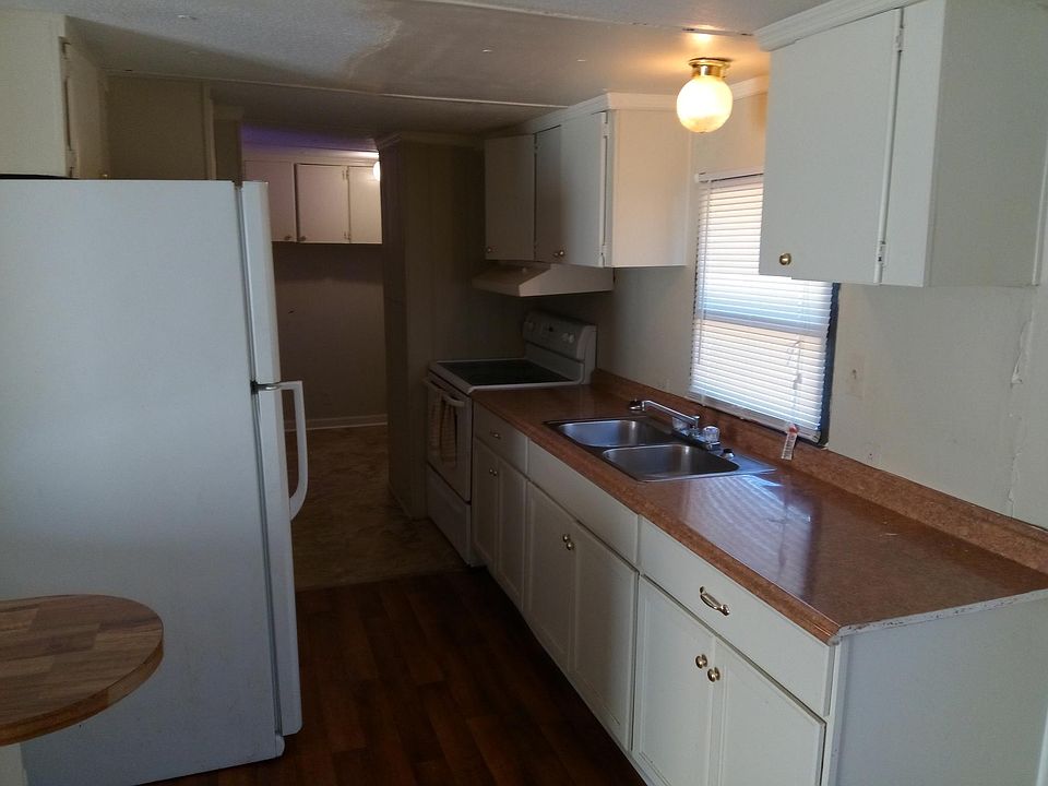 2nd image of 829 Chesley Dr