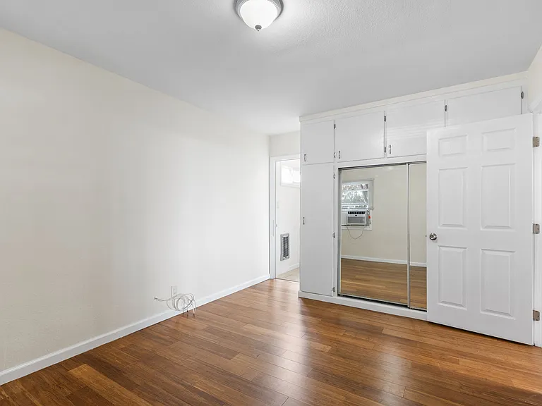 1119 N Genesee Ave #1 — Photo 12