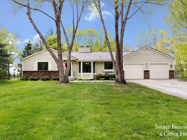 2959 Bird Ave NE, Grand Rapids, MI 49525