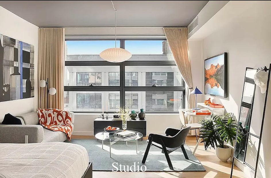 1st image of 547 W 47th St Room 319