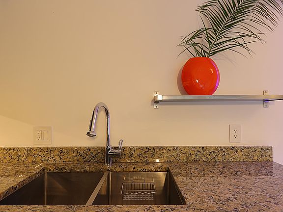 4th image of 2733 SW Matheson Ave #115B1