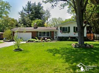 2867 Wiltshire Dr, Lambertville, MI 48144