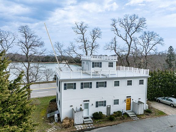 4th image of 21 Locust Road UNIT 21
