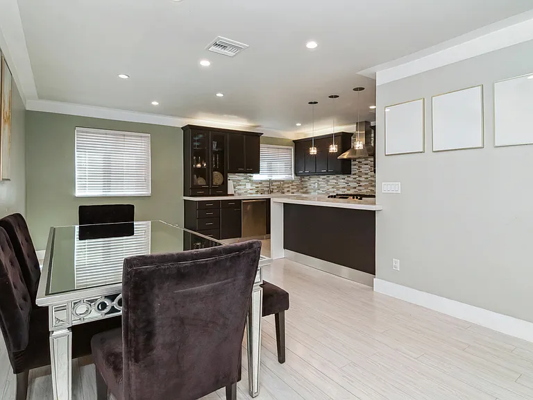 1711 Grismer Ave #76 — Photo 8