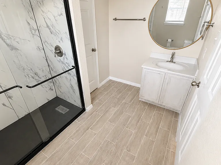 110 Adelaide Oaks — Photo 10