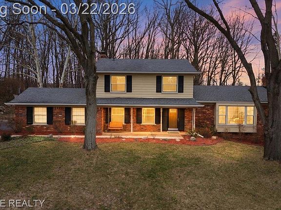 3rd image of 326 Shagbark Dr