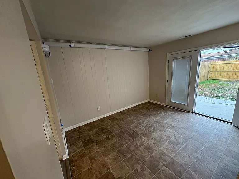 813 S Grosvenor Ct — Photo 14
