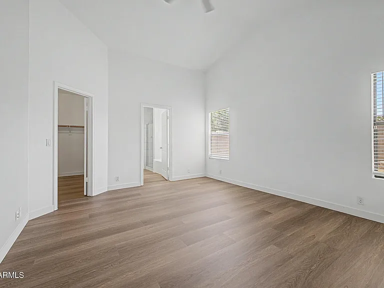 8868 W Laurel Ln — Photo 24