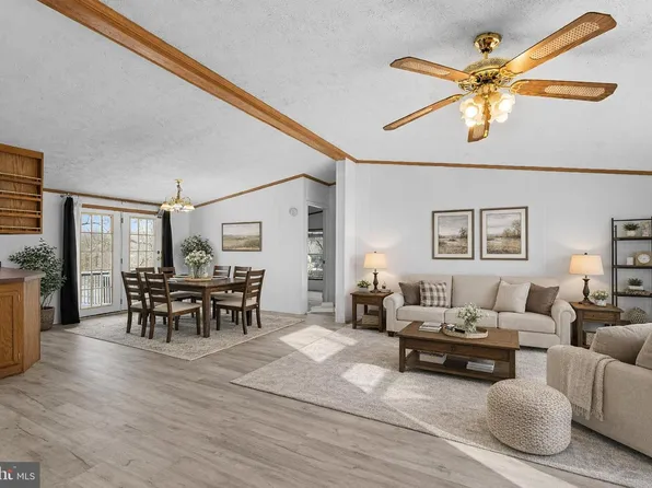 124 School House Dr, Howard, PA 16841