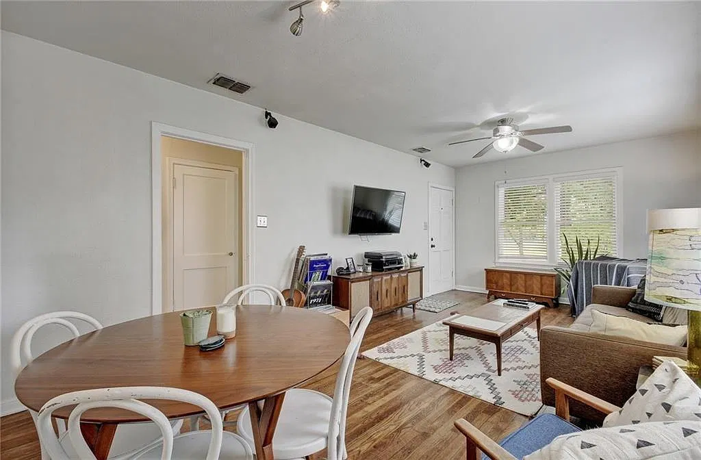 2 bed, 1.0 bath, 800 sqft, $2,450 — Photo 3
