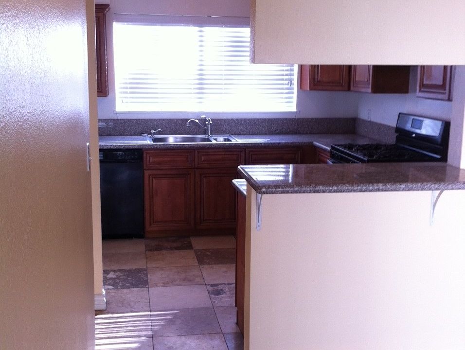 Kitchen W/Granite Counter Tops