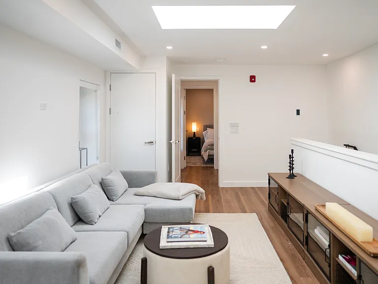 The Roe at Manayunk Apartments and Townhomes — Photo 155