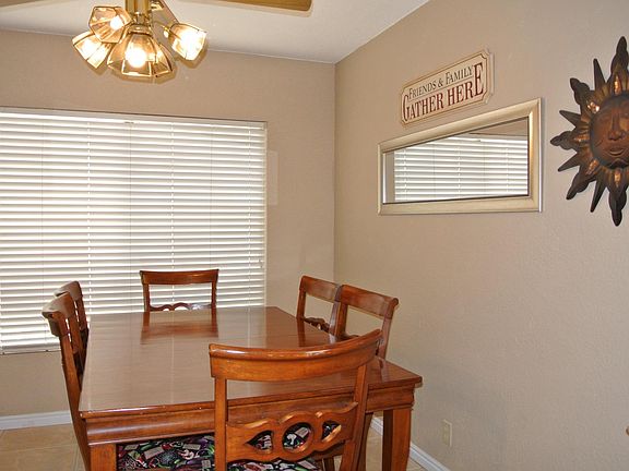 5th image of 939 Genoa Dr