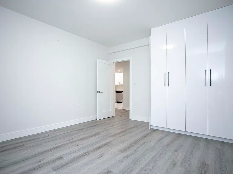 35 Wellington St #2L — Photo 12