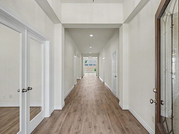 4th image of 1414 Laura Hills Ln