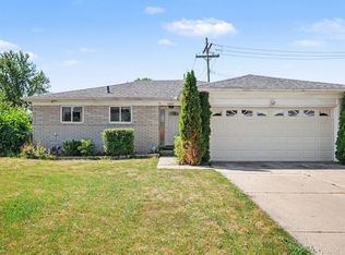 33221 Clifton Dr, Sterling Heights, MI 48310