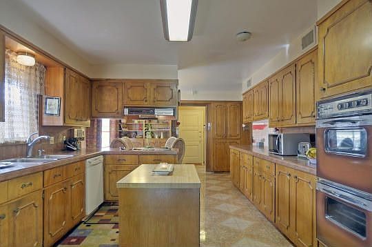 4th image of 454 Sheridan Dr