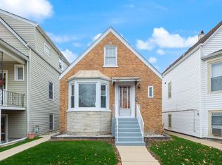 5243 W Roscoe St, Chicago, IL 60641