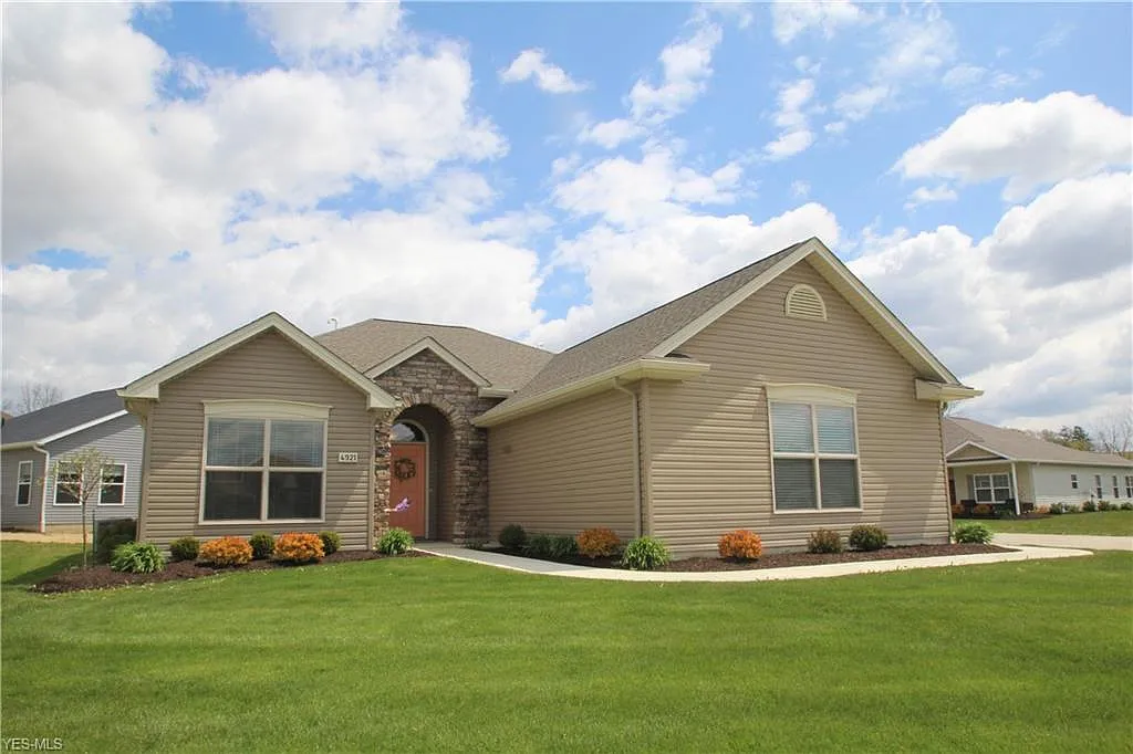 4921 Tall Meadow Cir photo 1
