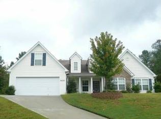 6438 Mossy Boulder Dr, Flowery Branch, GA 30542