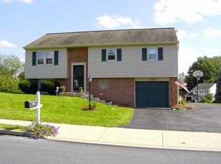 1720 Wilderness Rd, Lancaster, PA 17603