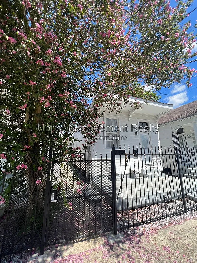 2 bed, 1.0 bath, $2,500 — Photo 1