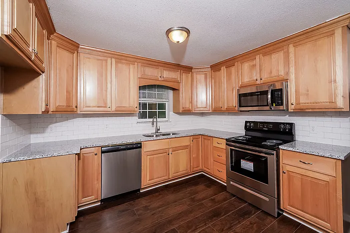 845 Twin Ridge Dr — Photo 4