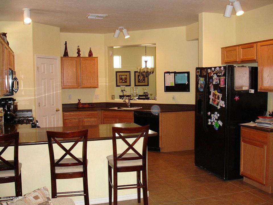 1st image of 155 E Camino Del Abeto