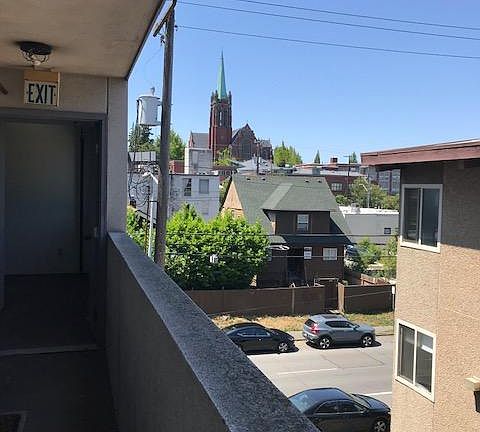 4th image of 5028 11th Ave NE APT 25