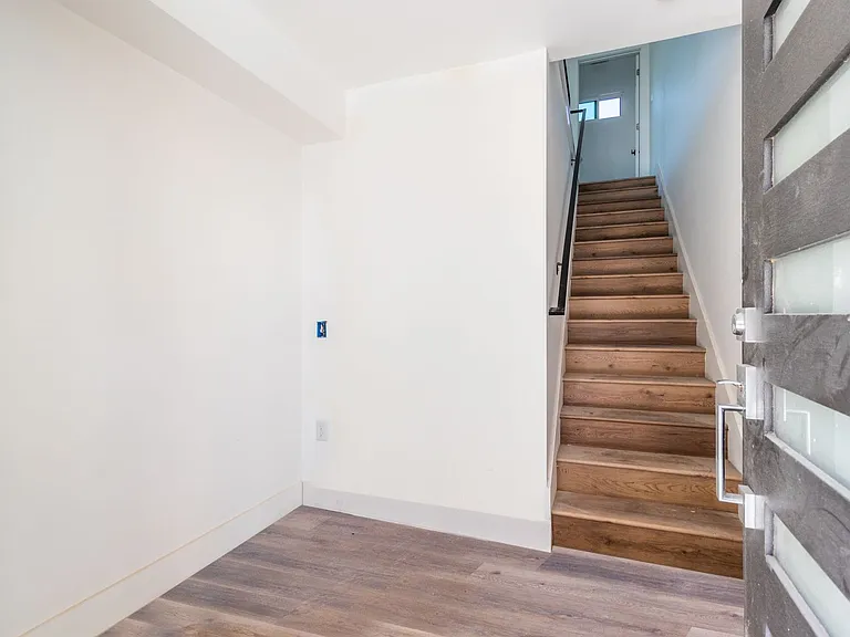 4507 W 18th St — Photo 21