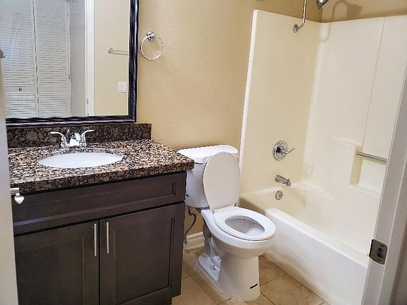 3rd image of 13303 Rancho Penasquitos Blvd