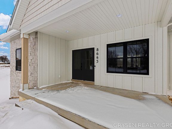 5th image of 8645 Bosque Dr SE