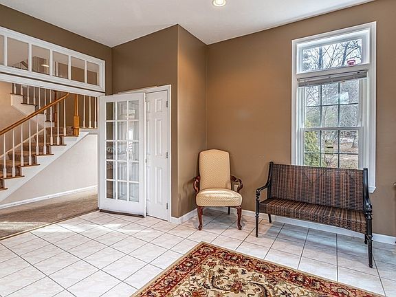 4th image of 25 Nora Ct