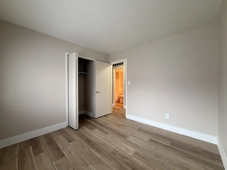 Huntington Green Apartments — Photo 32