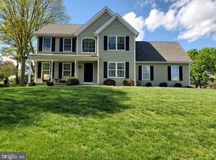 35 Whipporwill Dr, Lancaster, PA 17603