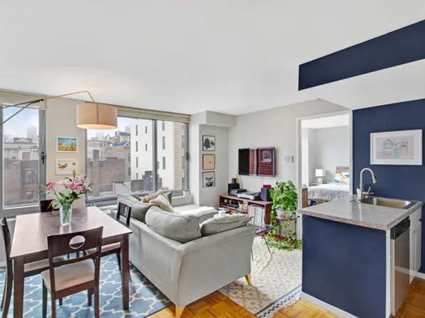 270 W 17th St APT 6F, New York, NY 10011