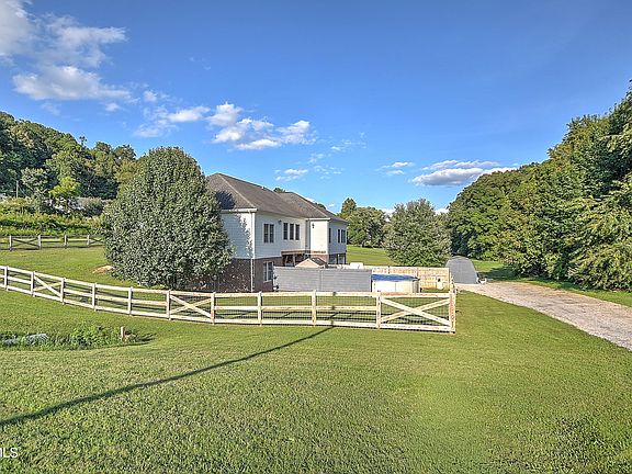 5th image of 117 Indiana Dr