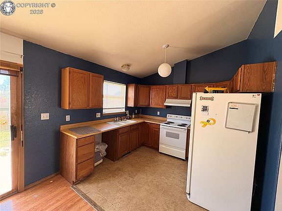 5th image of 230 W Calle De Camelia