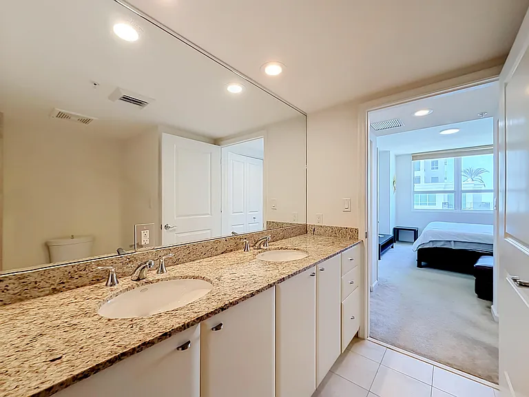 610 W Las Olas Blvd #1819N — Photo 40