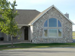 5895 Fountain Vista Dr, Grand Forks, ND 58201