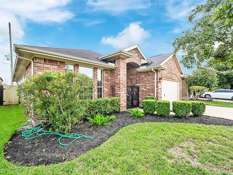 21627 Sierra Long Dr — Photo 3