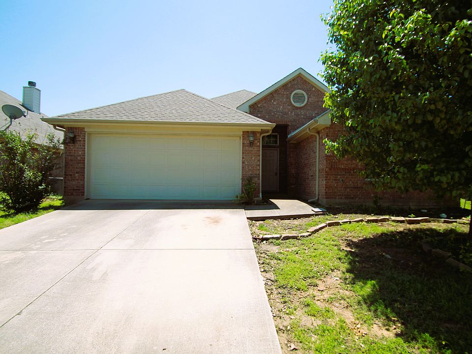 1st image of 518 Maverick Dr